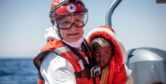 Ministra do Trabalho, Solidariedade e Seguran&ccedil;a Social visitou a equipa que vai acompanhar os menores refugiados